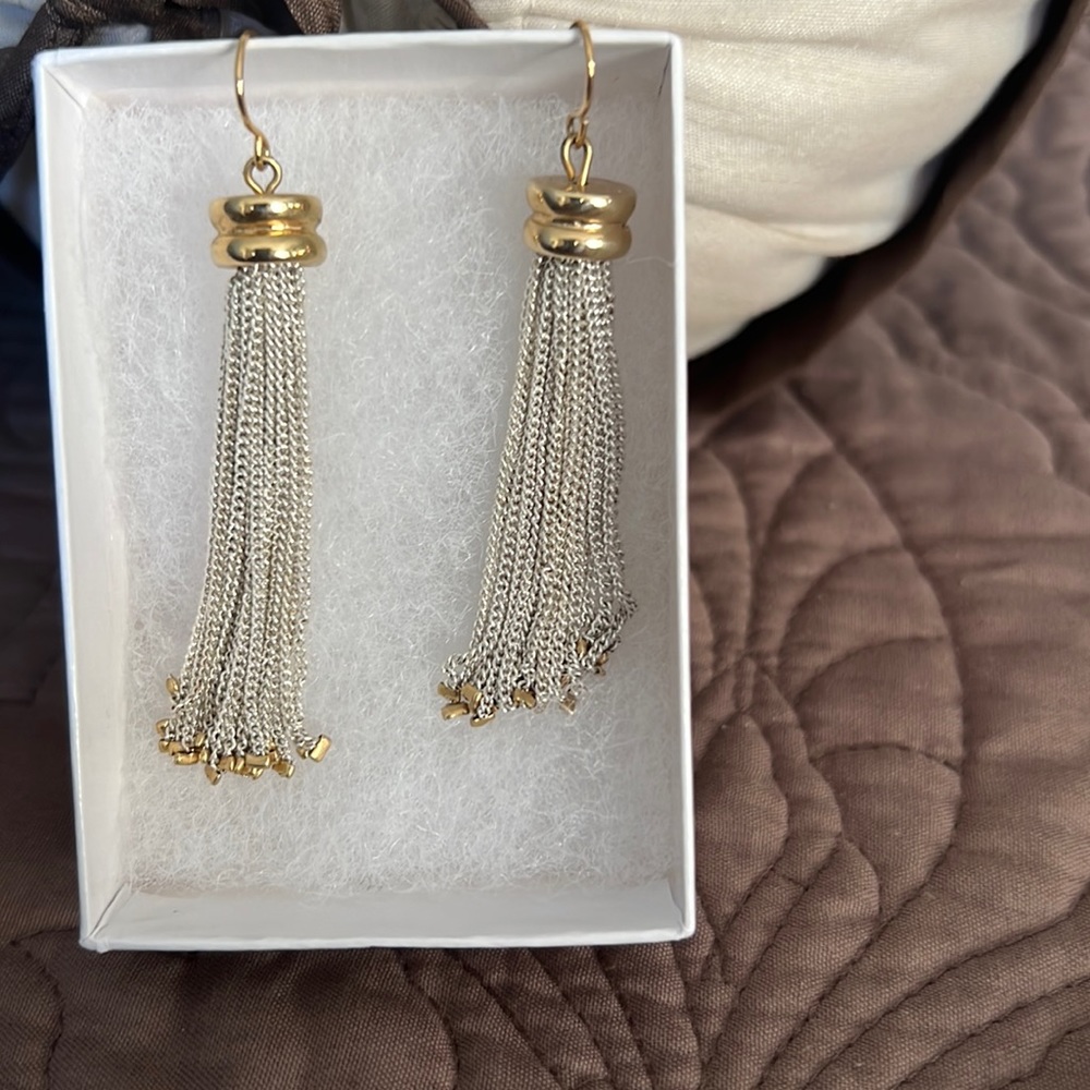 Dangle earrings